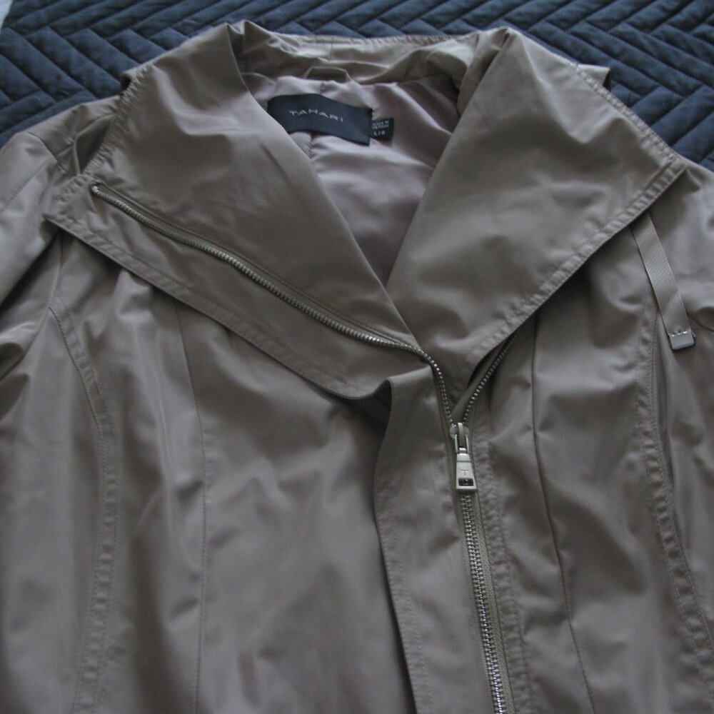 Tahari WATERPROOF Lightweight Raincoat Jacket - Picture 4 of 8